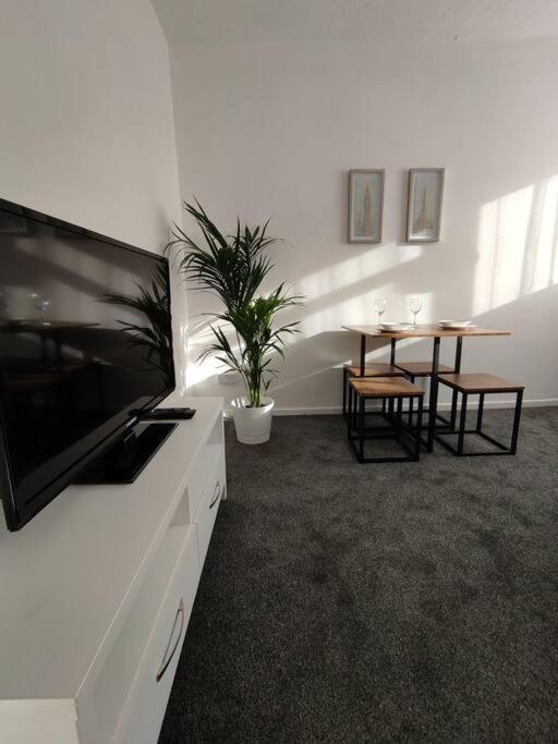 1 Bedroom Apartment With Free Parking Weymouth Exterior photo